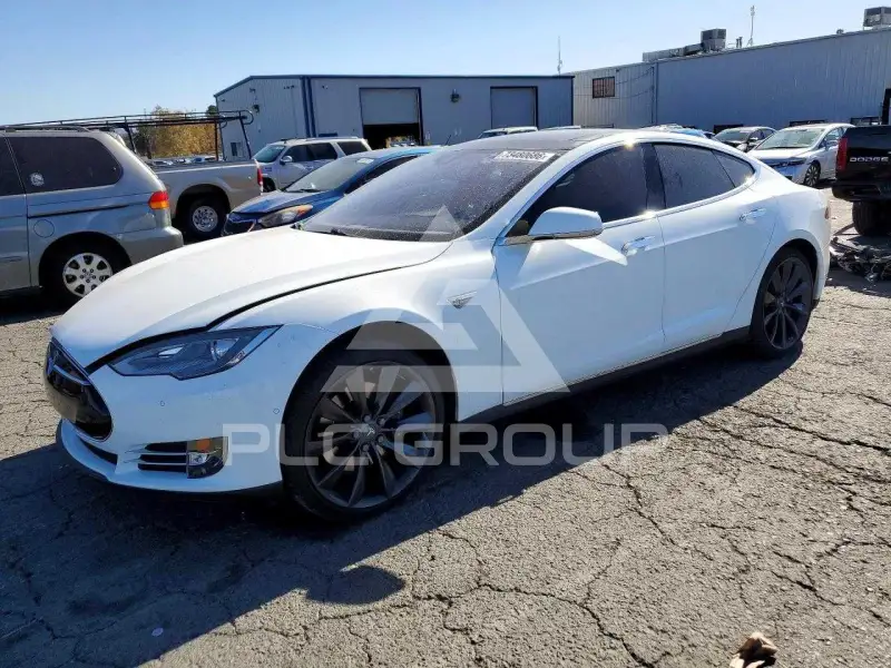 2015 Tesla Model S photo