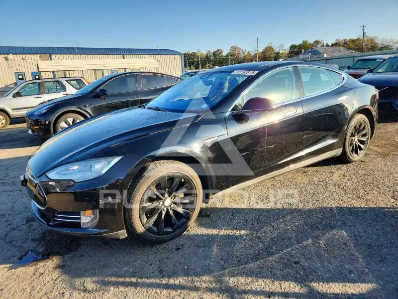 2015 Tesla Model S фото