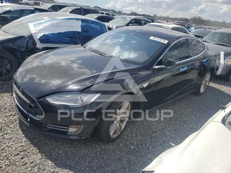 2015 Tesla Model S photo