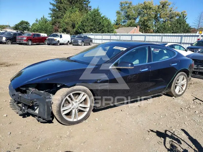 2015 Tesla Model S фото