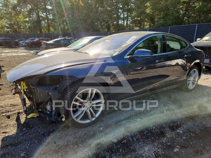 2015 Tesla Model S фото