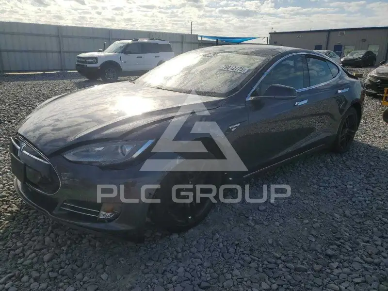 2015 Tesla Model S фото