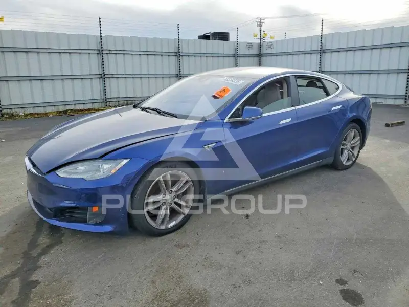 2015 Tesla Model S фото