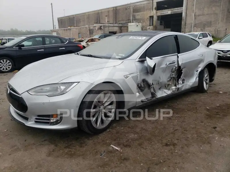 2015 Tesla Model S фото
