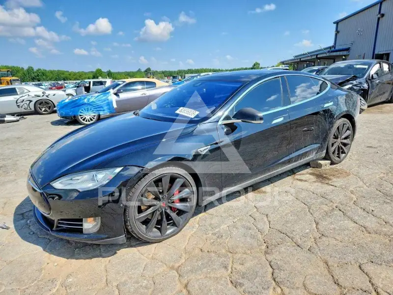 2015 Tesla Model S фото