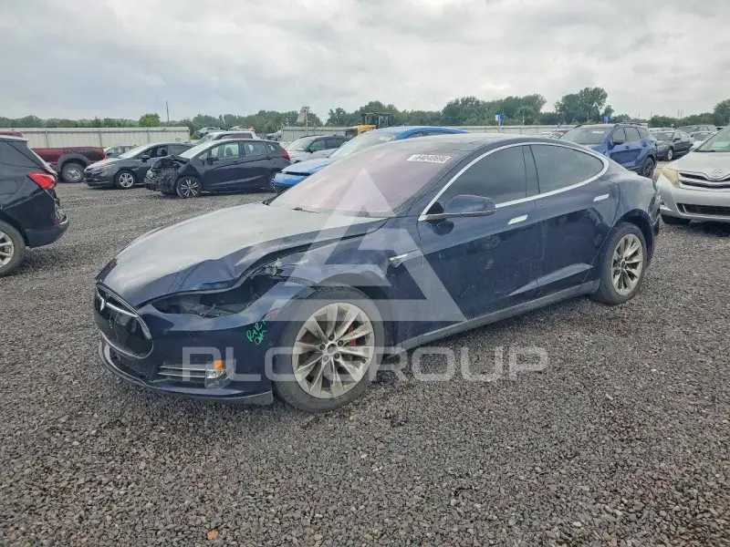 2015 Tesla Model S фото