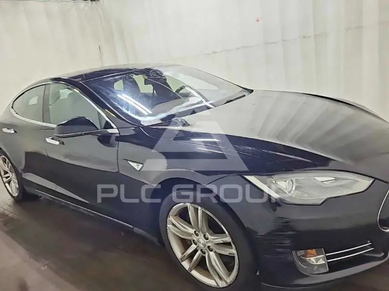 2015 Tesla Model S photo