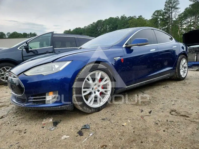 2015 Tesla Model S фото