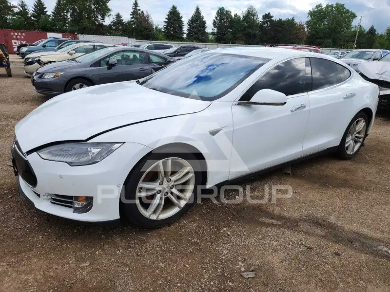2015 Tesla Model S фото