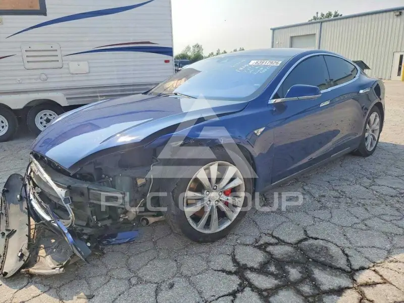 2015 Tesla Model S фото