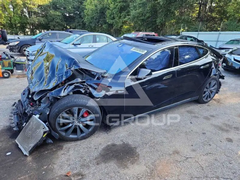 2015 Tesla Model S фото