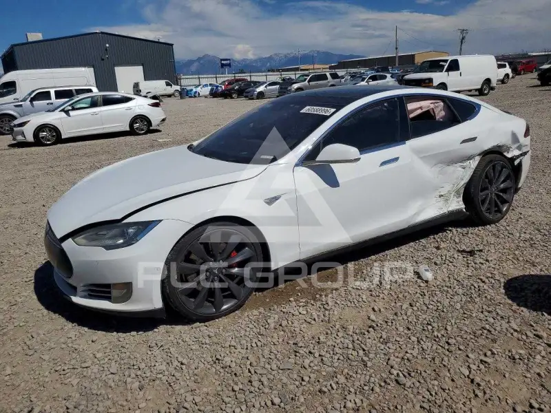 2015 Tesla Model S фото