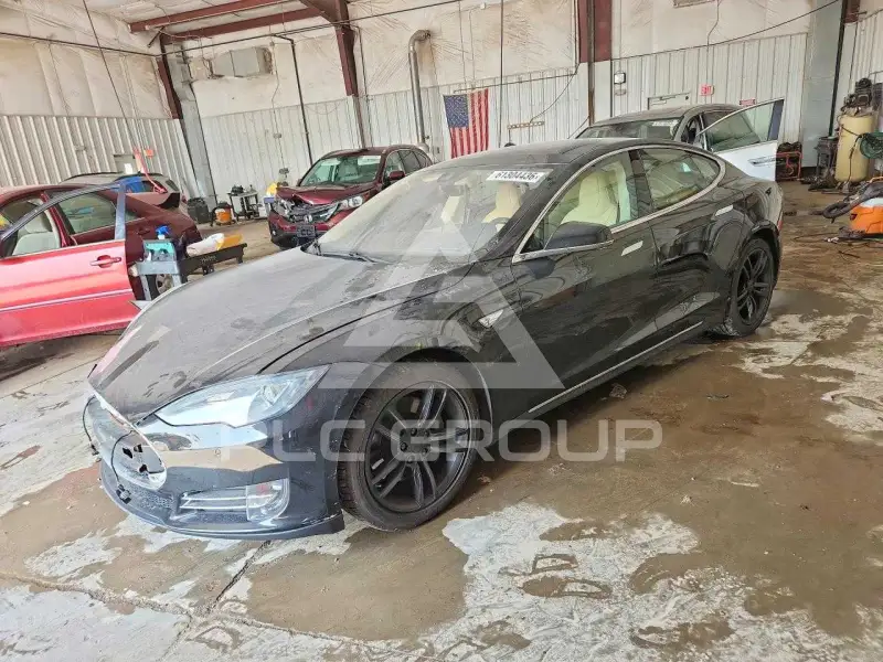 2015 Tesla Model S фото