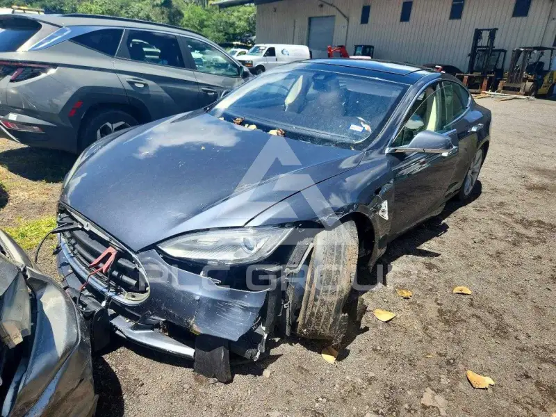 2015 Tesla Model S photo