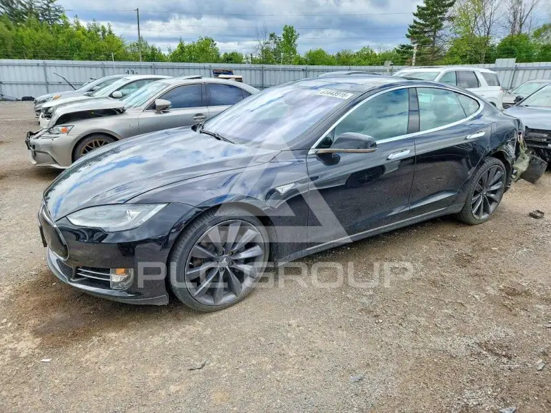 2015 Tesla Model S фото
