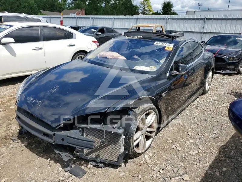 2015 Tesla Model S фото