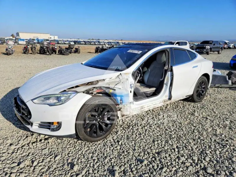 2015 Tesla Model S фото