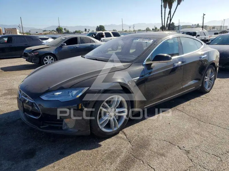 2015 Tesla Model S фото
