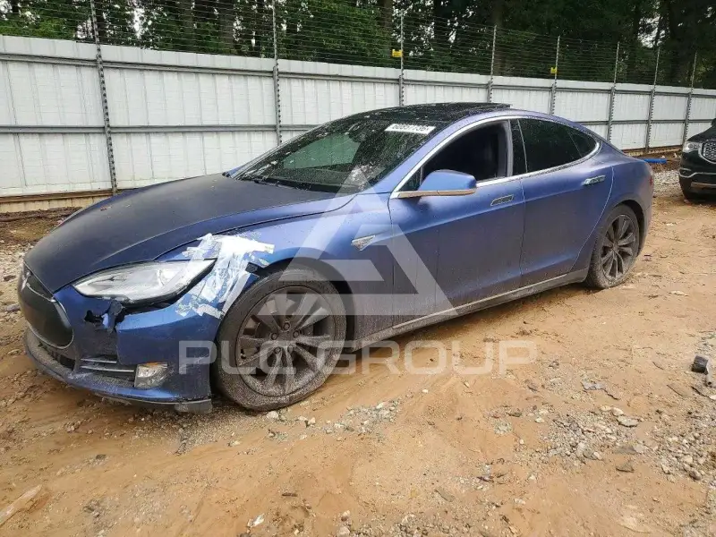 2015 Tesla Model S фото