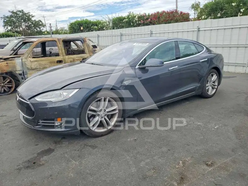 2015 Tesla Model S фото