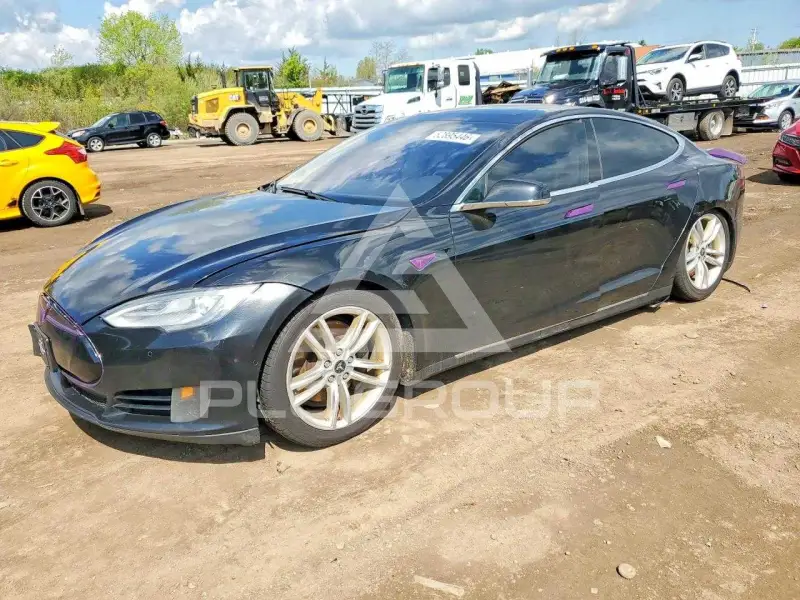 2015 Tesla Model S фото