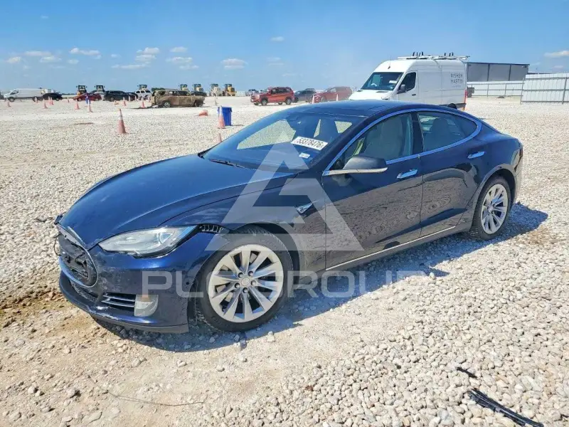 2015 Tesla Model S photo