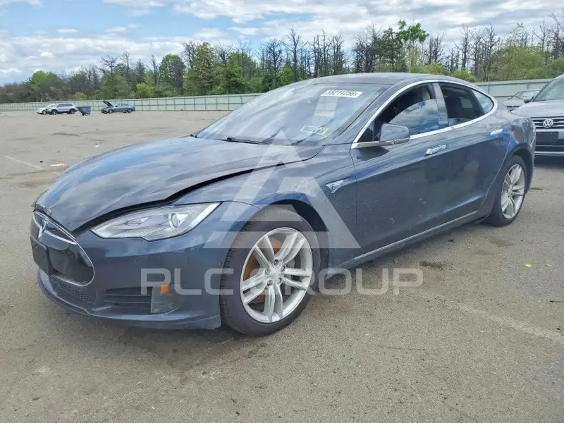 2015 Tesla Model S фото