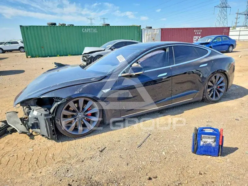 2015 Tesla Model S photo