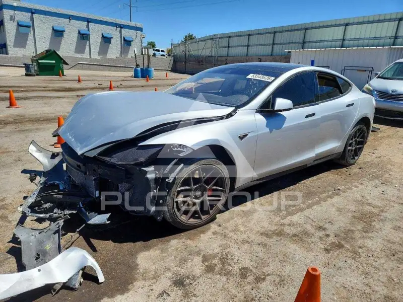 2015 Tesla Model S фото