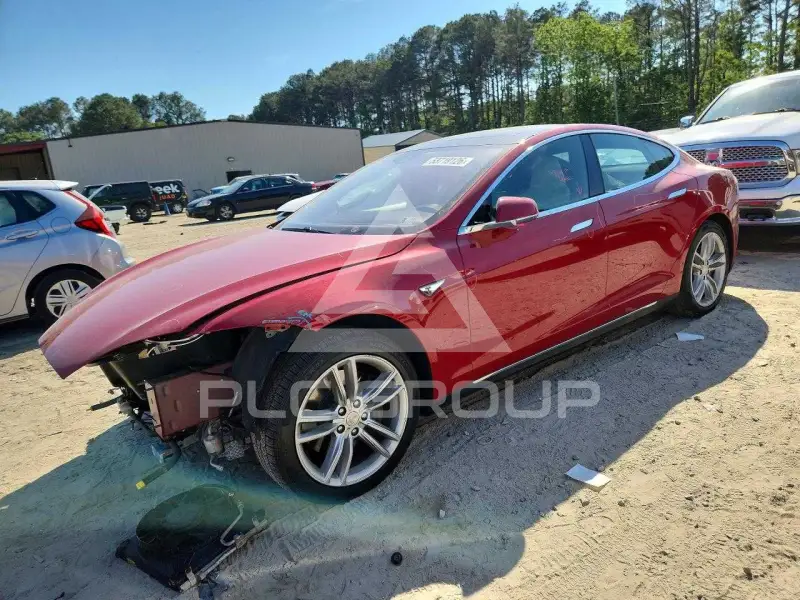 2015 Tesla Model S фото