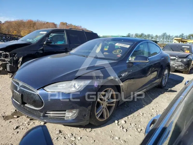 2015 Tesla Model S фото