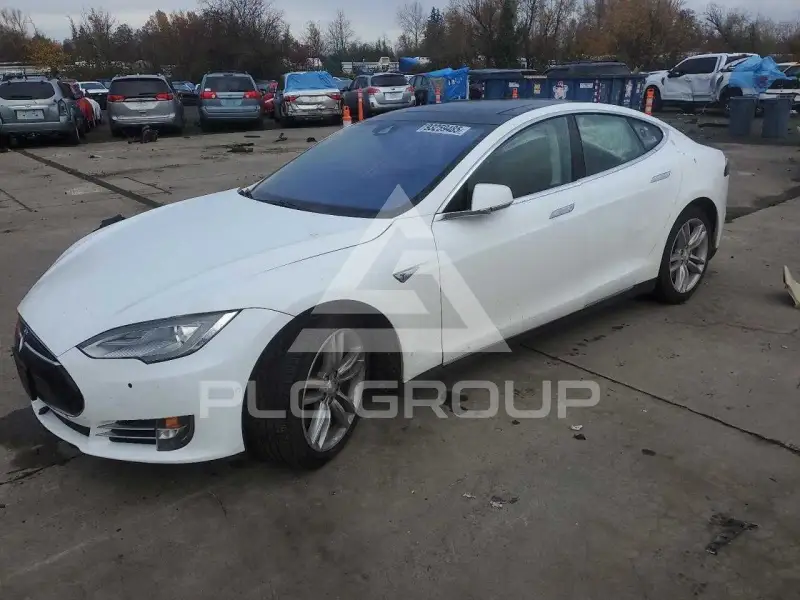 2015 Tesla Model S фото