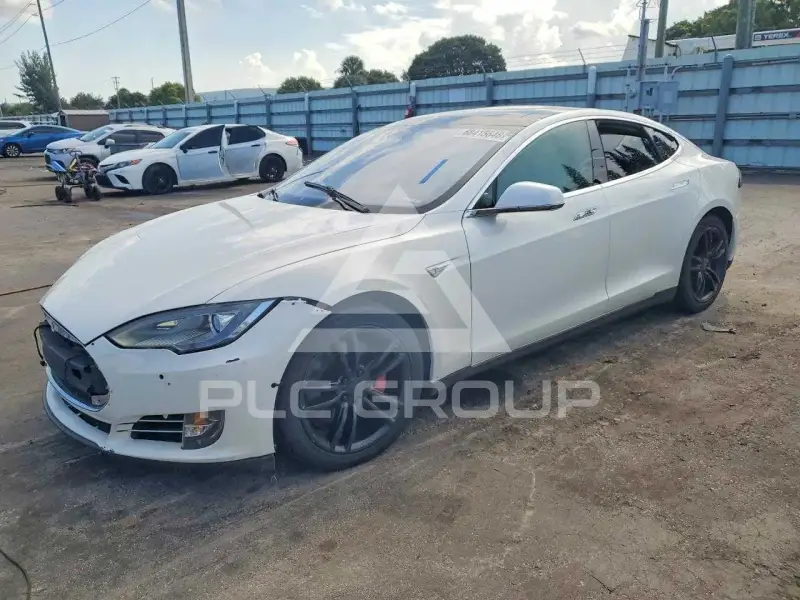 2015 Tesla Model S photo