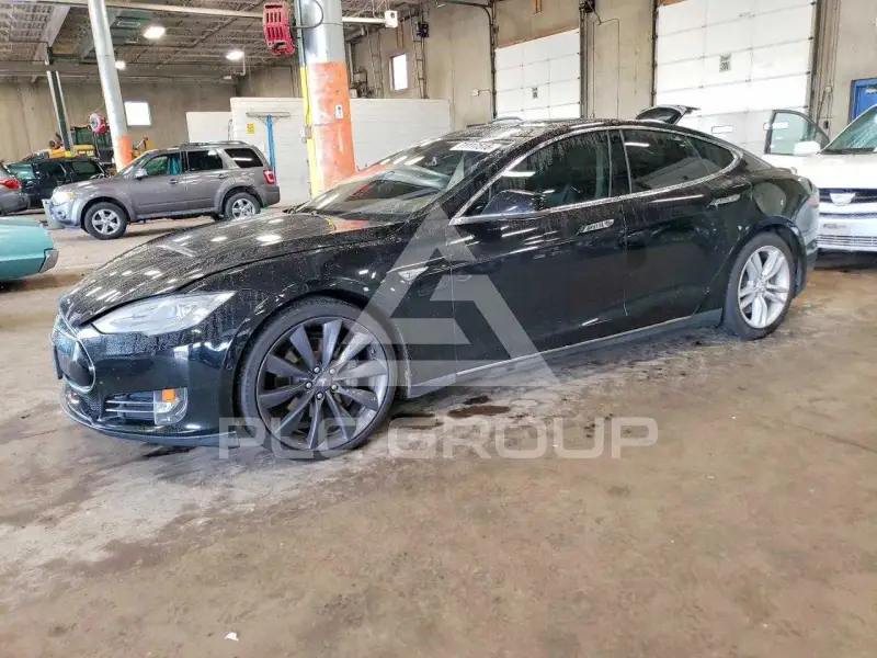2015 Tesla Model S фото