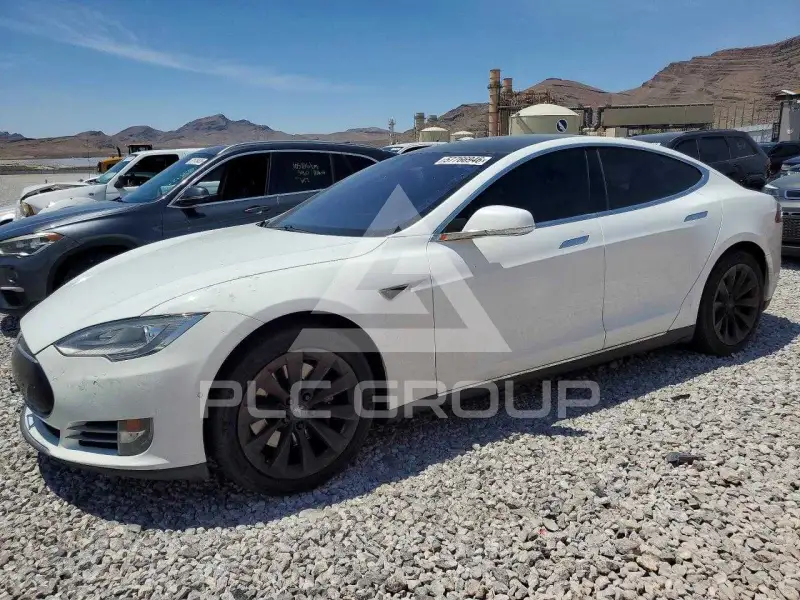 2015 Tesla Model S фото