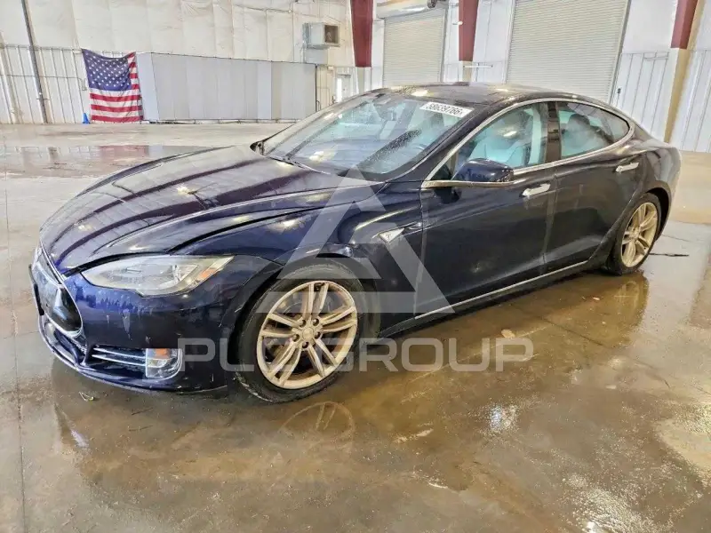 2015 Tesla Model S фото