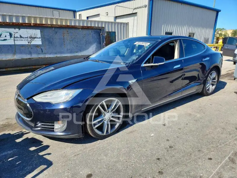 2015 Tesla Model S фото