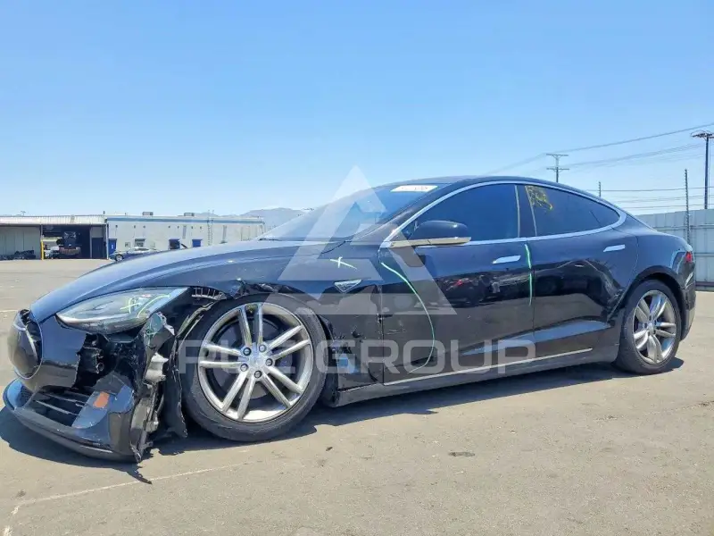 2015 Tesla Model S photo