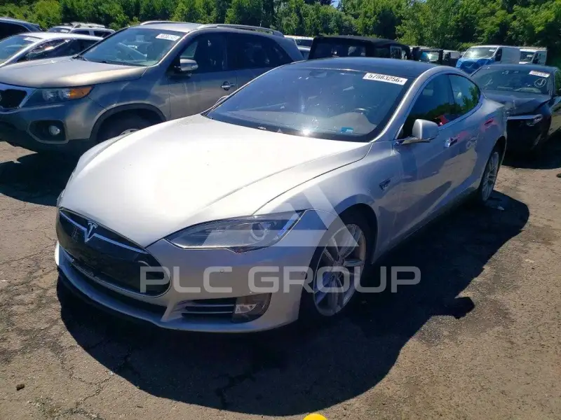 2015 Tesla Model S фото