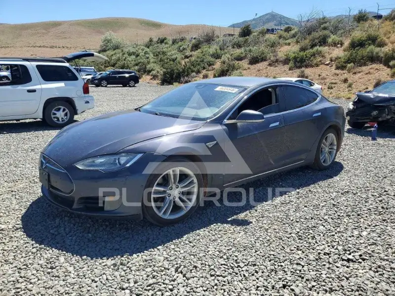 2015 Tesla Model S фото