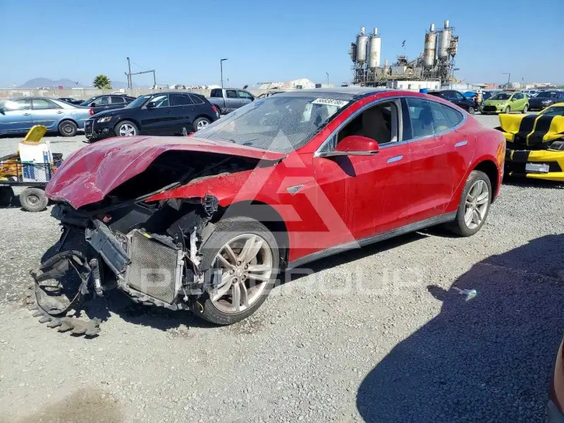 2015 Tesla Model S фото