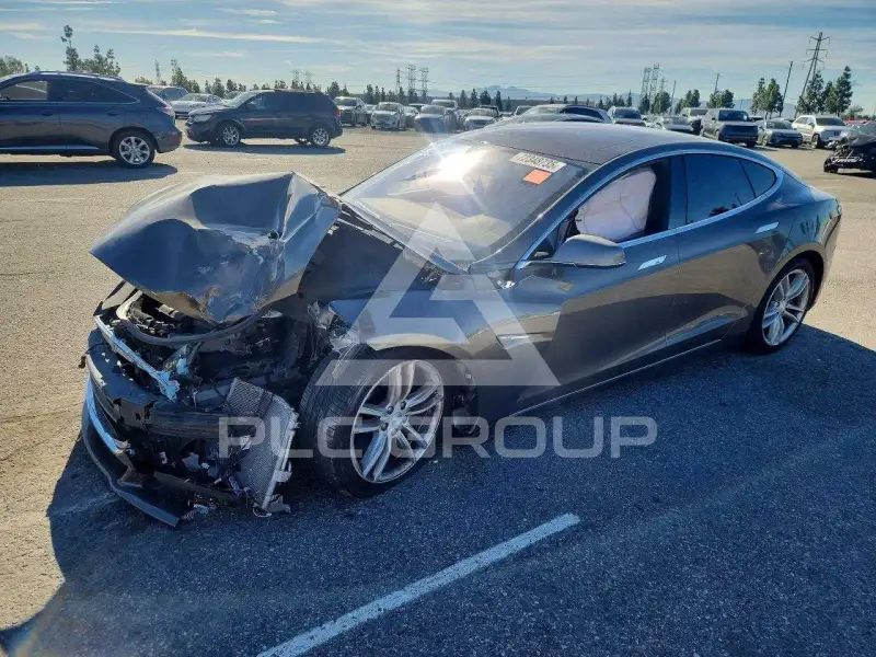 2015 Tesla Model S фото