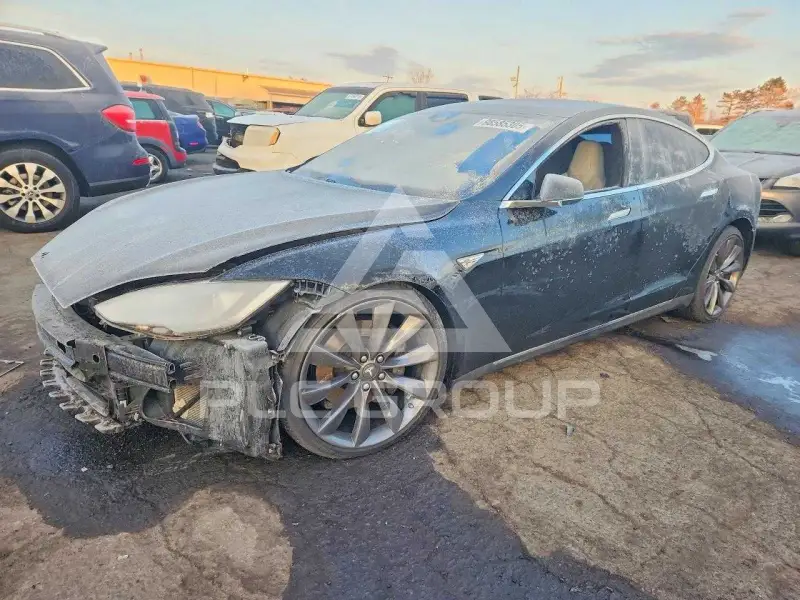 2015 Tesla Model S photo