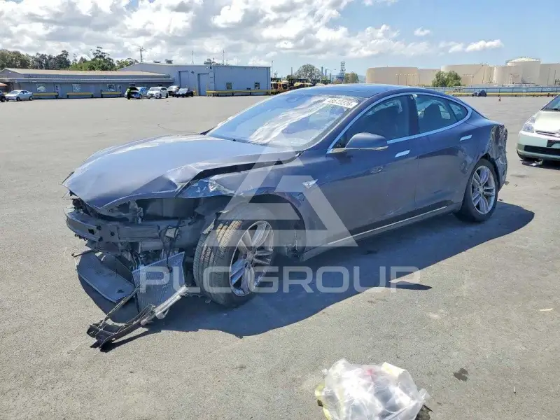2015 Tesla Model S photo