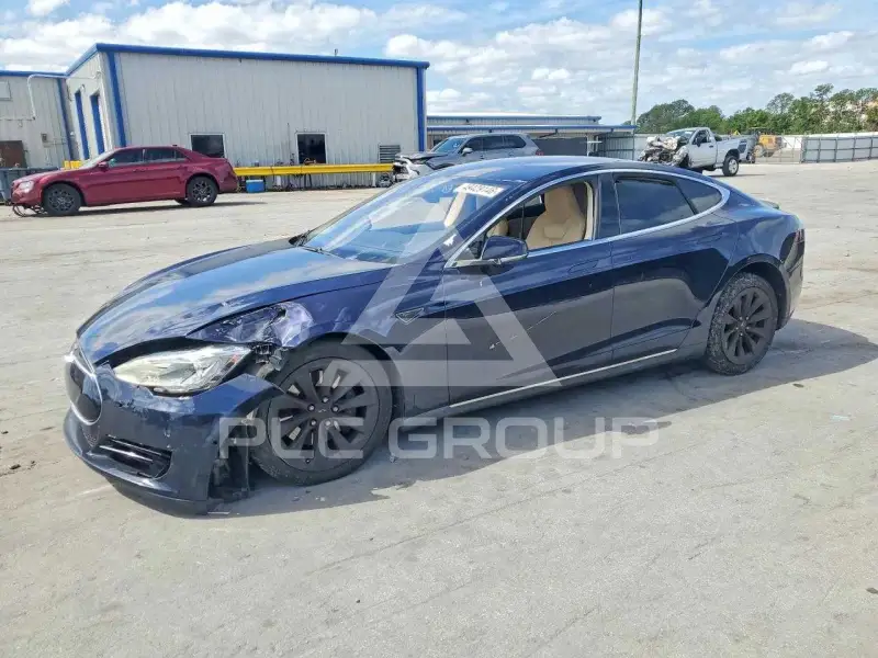 2015 Tesla Model S фото