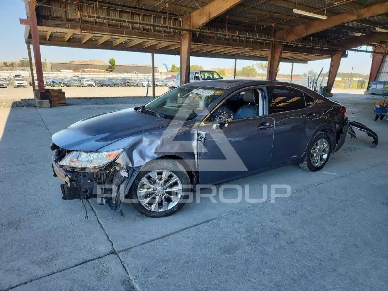 2015 Lexus ES300 photo
