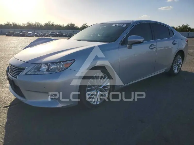 2015 Lexus ES350 photo