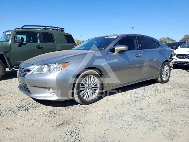 2015 Lexus ES350 photo