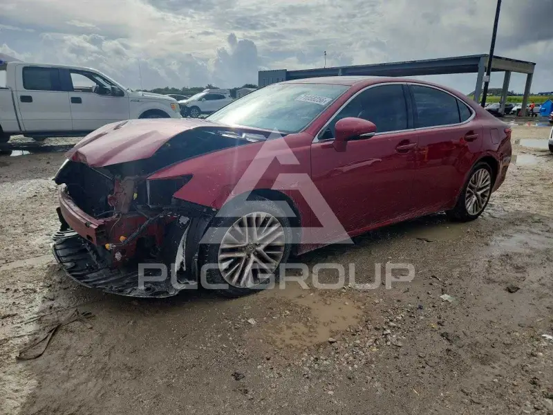 2015 Lexus ES350 photo