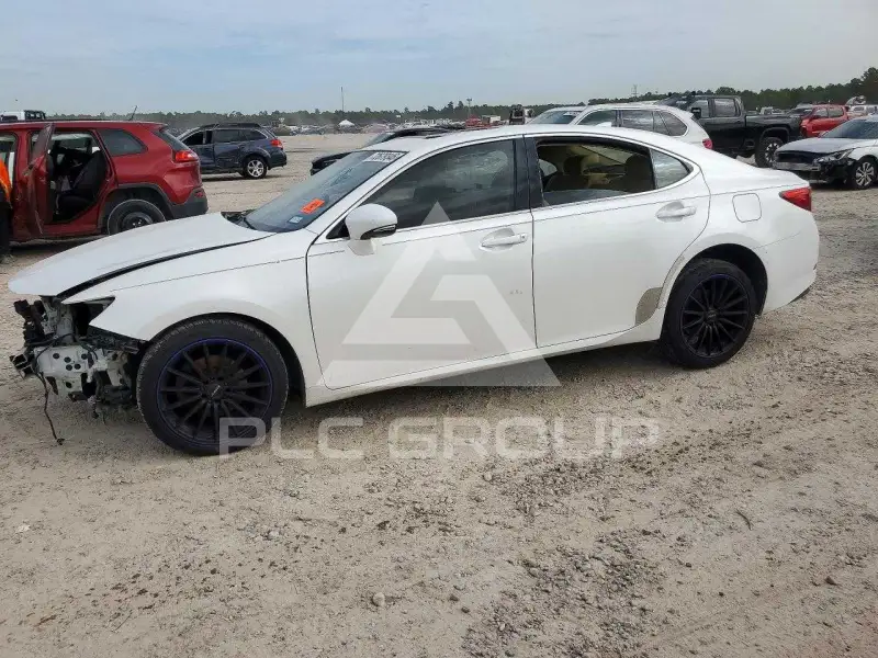 2015 Lexus ES350 photo